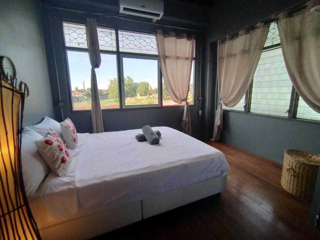 Tharuadaeng Old city Ayutthaya ท่าเรือแดง กรุงเก่า อยุธยา - Camera Queen Deluxe Con Bagno In Comune
