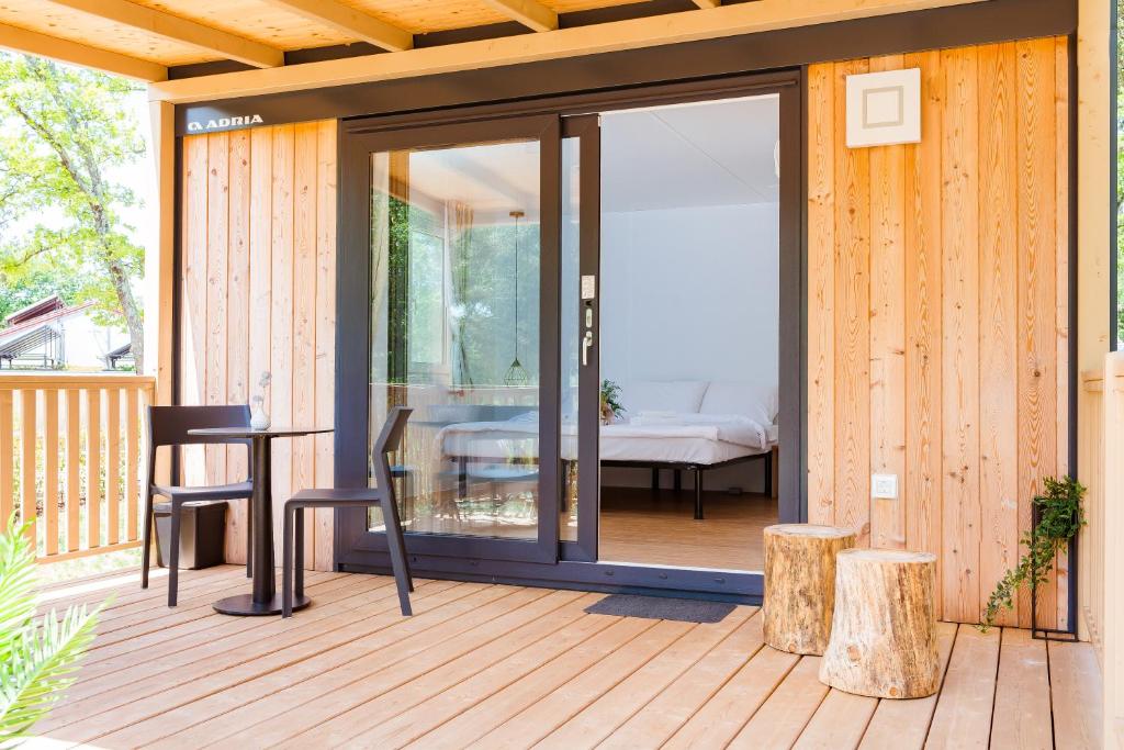 Balcone o terrazza di Mobile Homes Casapini in FKK Camping Solaris