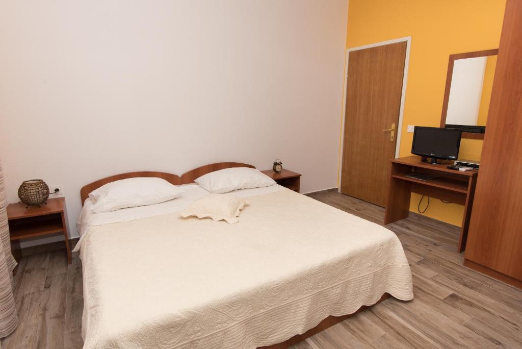 Apartments Lovrić - 7