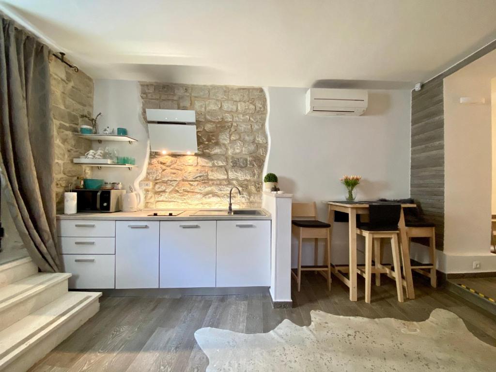 Apartments & Rooms Dujam - 2