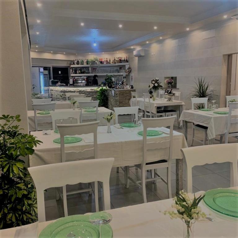 Restaurace v ubytování HOTEL LORENA