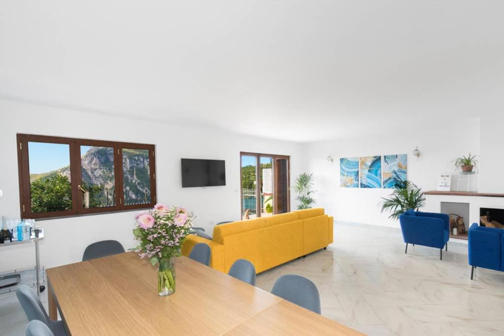 Telewizja i/lub zestaw kina domowego w obiekcie Villa Capo D'Arco