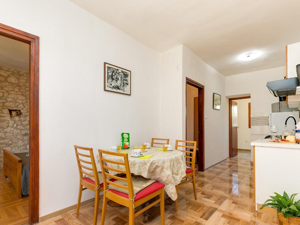 Kuchyň nebo kuchyňský kout v ubytování Apartman Šušnjić