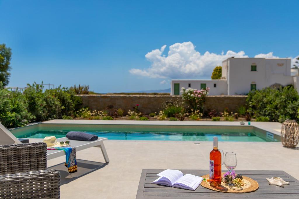 Bazén v ubytování Salinus Beachfront Private Pool Villas nebo v jeho okolí