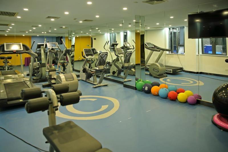 Fitness centrum a/nebo fitness zařízení v ubytování JingLai Bushe Hotel Bund Nanjing West Road Shanghai