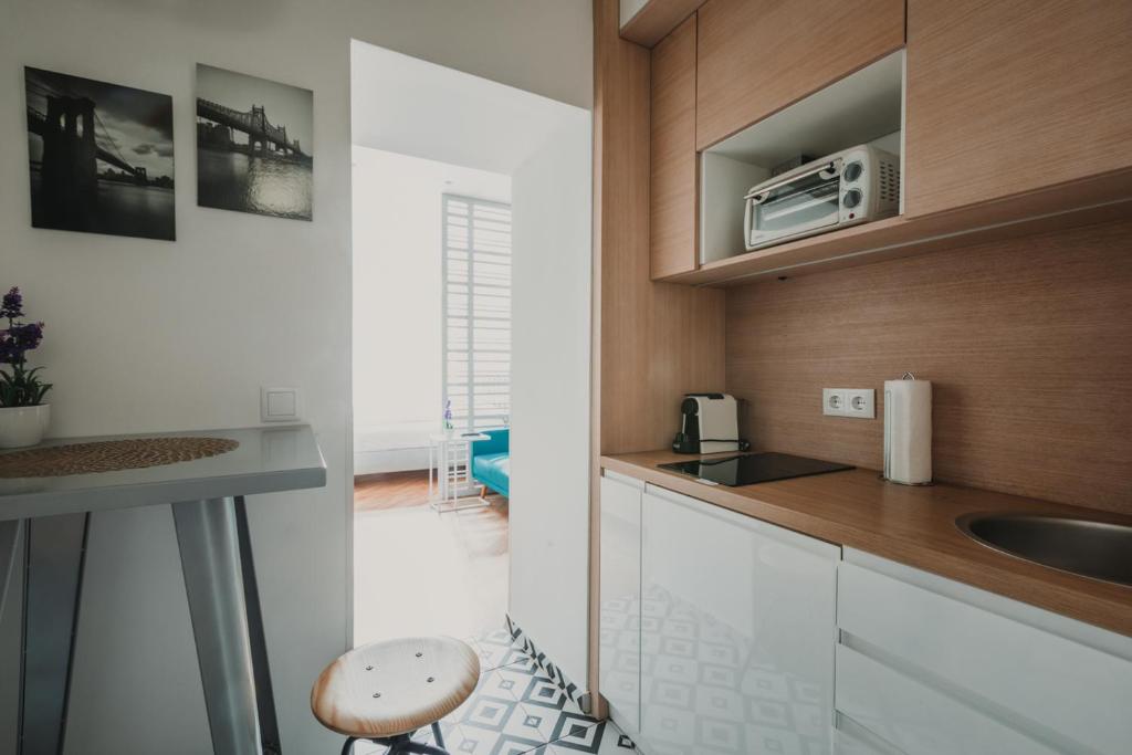 Kuchnia lub aneks kuchenny w obiekcie ZEUS Design Apartments Wasserwelt