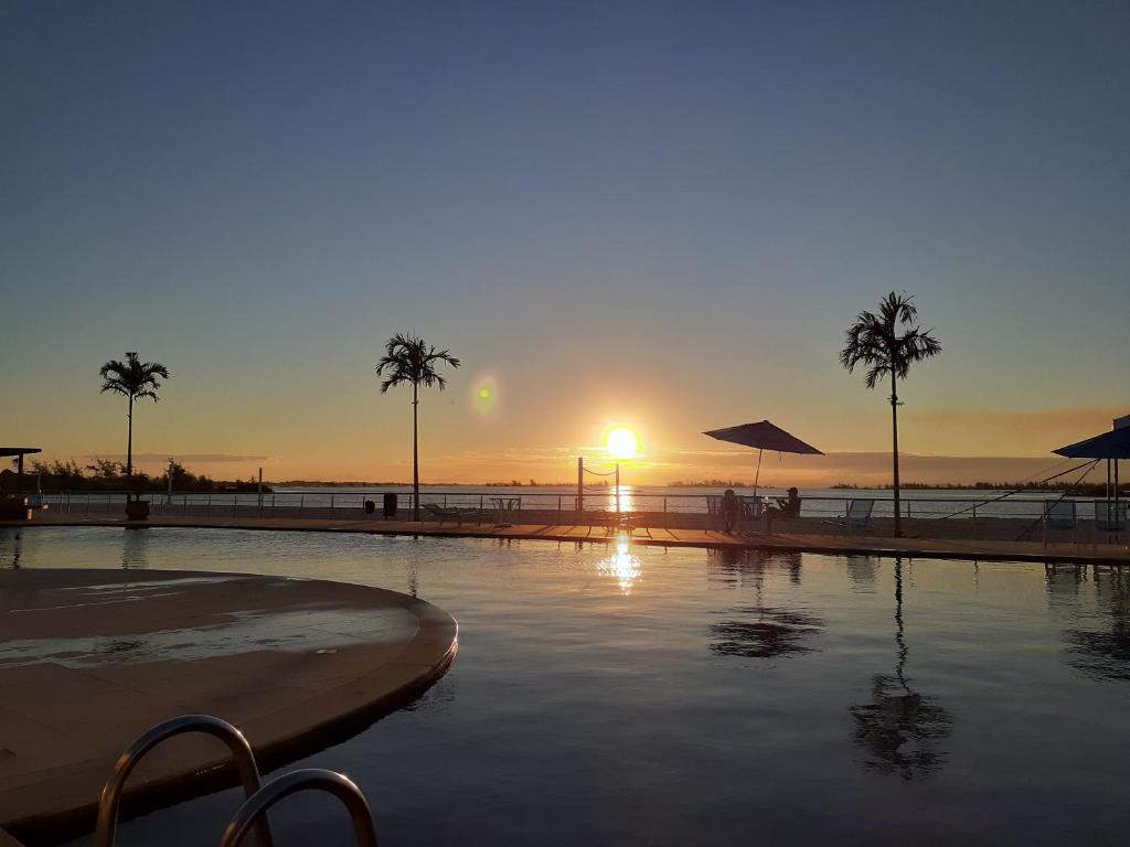  Apartamento Condomínio Golden Lake Arraial do Cabo - RJ