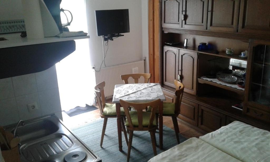 Kuchyň nebo kuchyňský kout v ubytování Ferienwohnung - Apartement - Hotel Klippitz Nordost