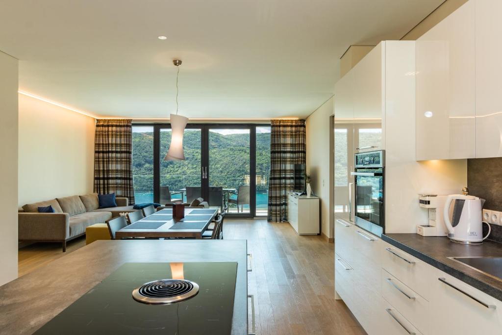 Kuchyň nebo kuchyňský kout v ubytování Park Hill Residences
