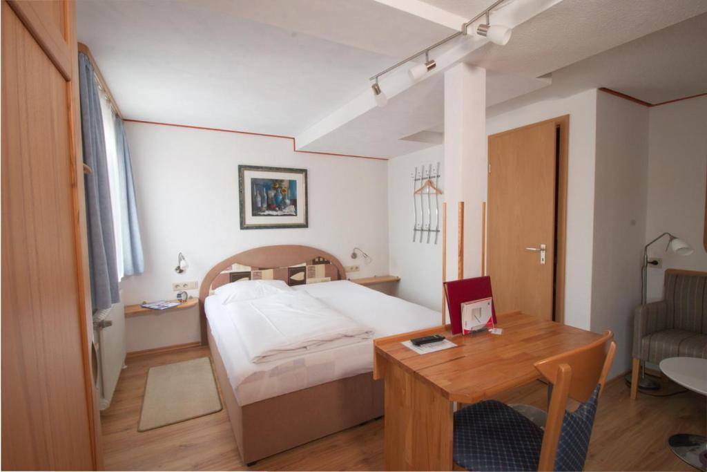 Hotel Venezia - Triple Room With Shower