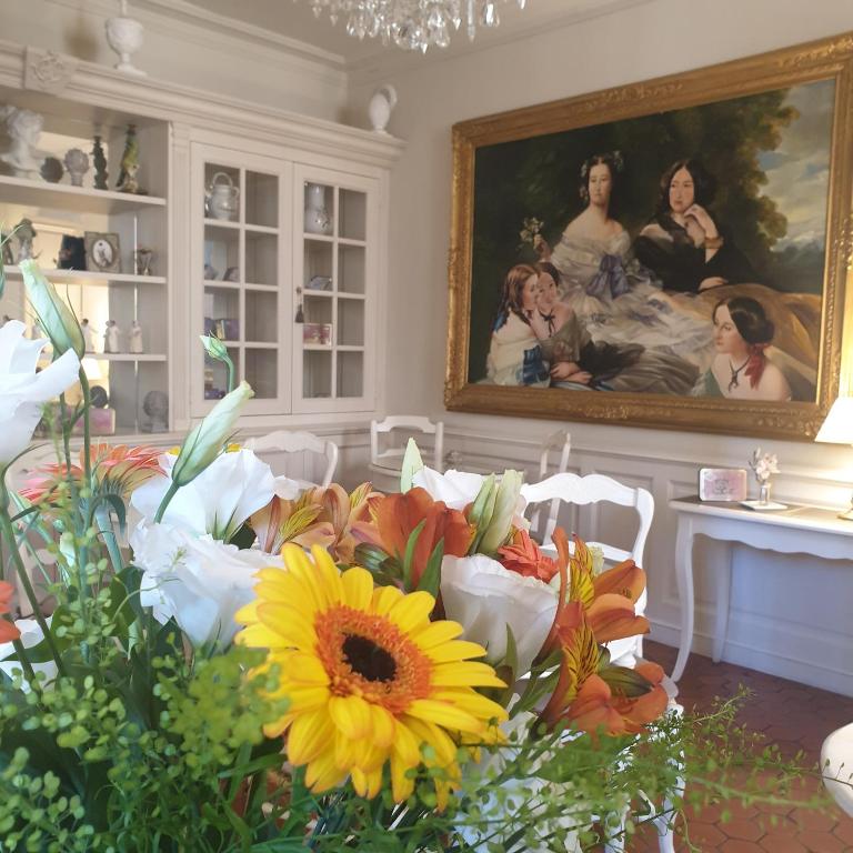 Les Quatre Dauphins - Resim 42