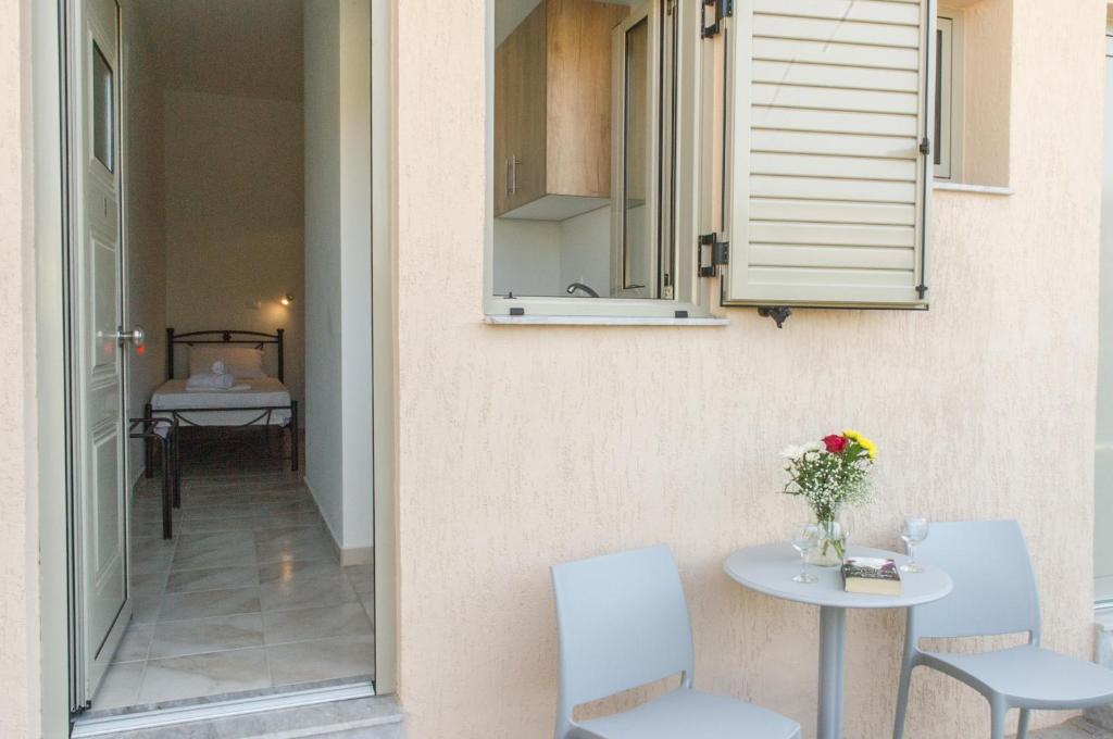 Fotografie z fotogalerie ubytování Tasos Rooms v destinaci Stoupa
