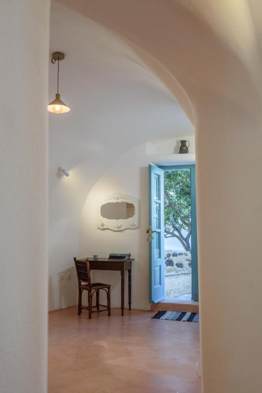 Foto dalla galleria di Santorinio Yellow House a Éxo Goniá