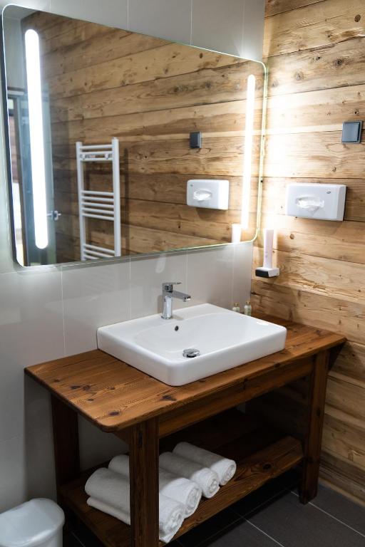 Koupelna v ubytování Hotel Kristály Konferencia & Wellness