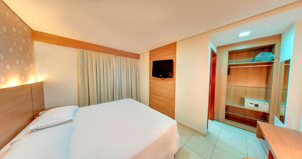  Amazon Plaza Hotel