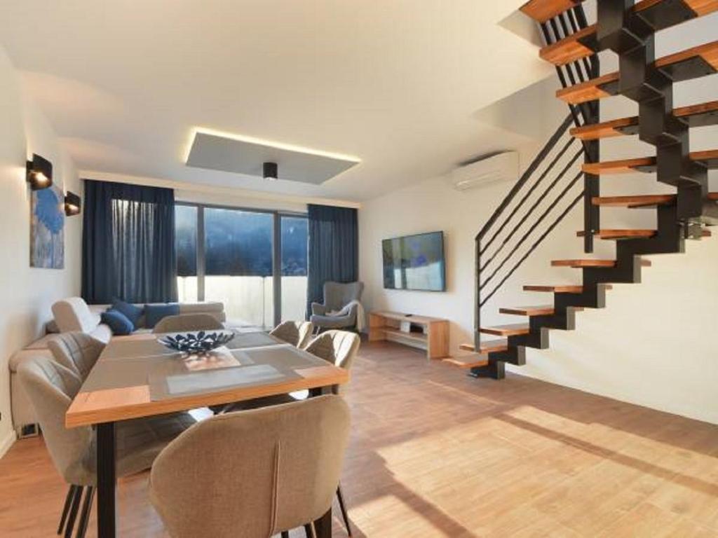 Posedenie v ubytovaní Apartament Marron 12 z sauną, bawialnią i widokiem na Skrzyczne - Dream Apart