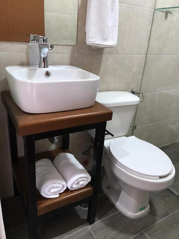 Koupelna v ubytování Hotel Jar8 Acuario enfrente al Acuario de Veracruz
