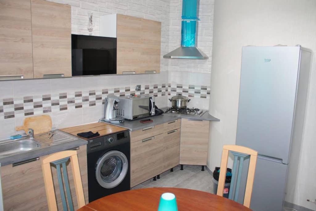 Bel appartement entièrement rénové - Appartement Met één Slaapkamer