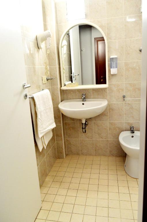 Koupelna v ubytování Hotel Cirene