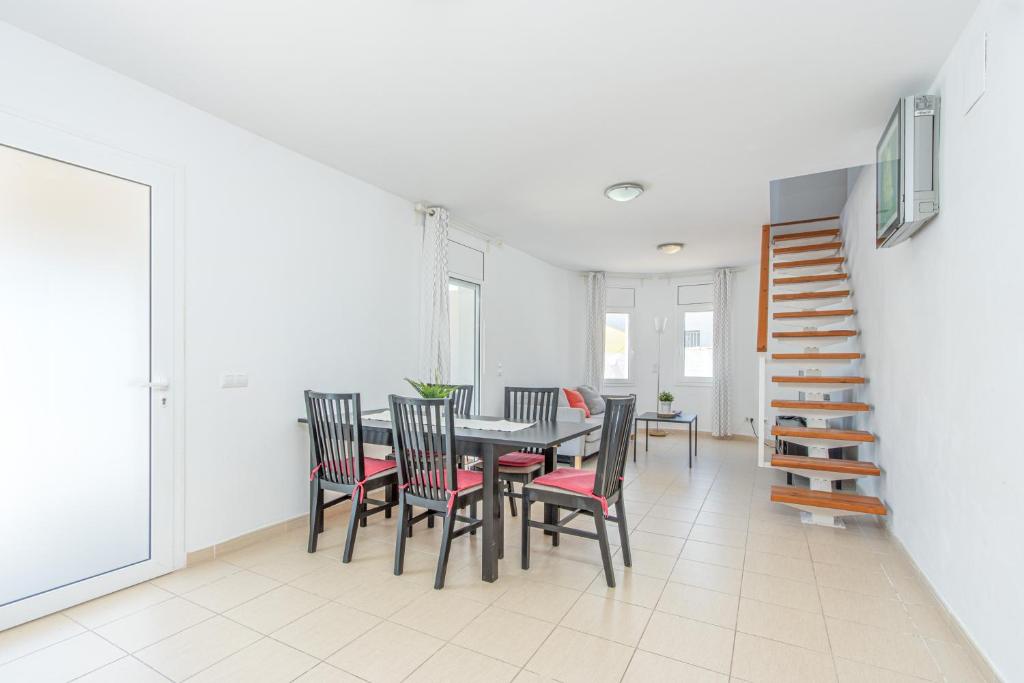 Fotografie z fotogalerie ubytování Apart-rent Casa con piscina Alberes 0005 v destinaci Empuriabrava