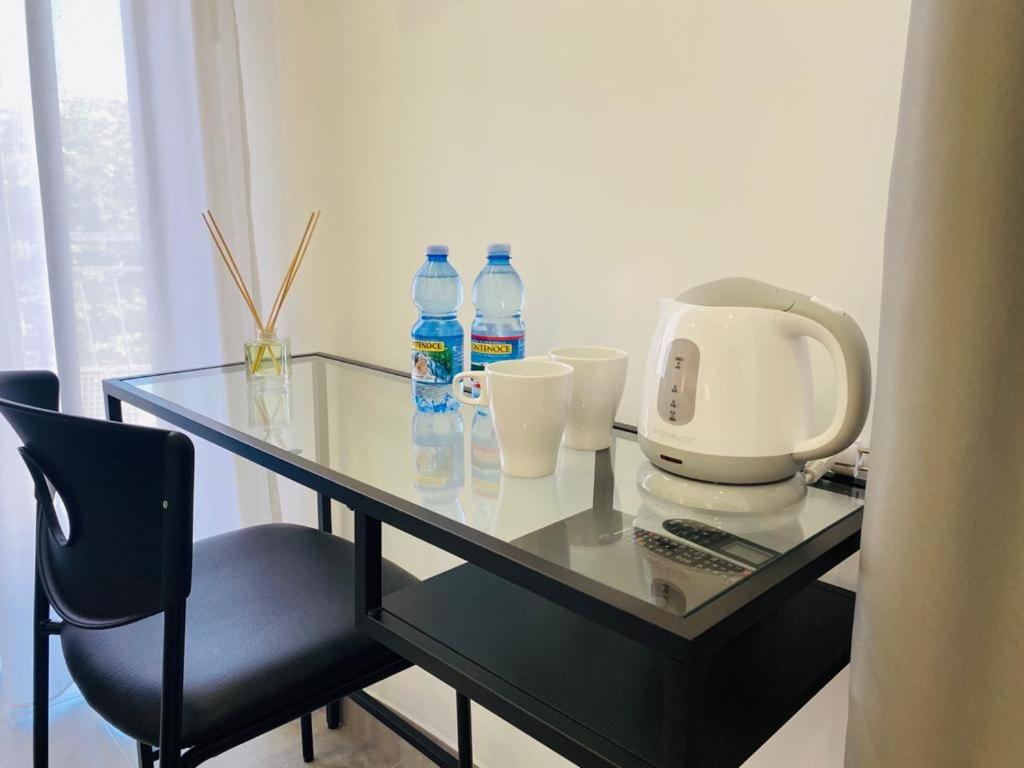 Set per la preparazione di tè e caffè presso InCentroScalea B&B