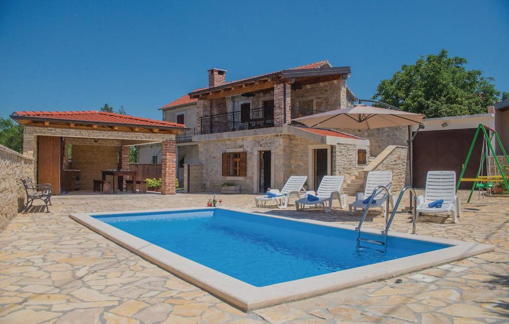 Bazén v ubytovaní Luxury Villa Maria with Pool alebo v jeho blízkosti