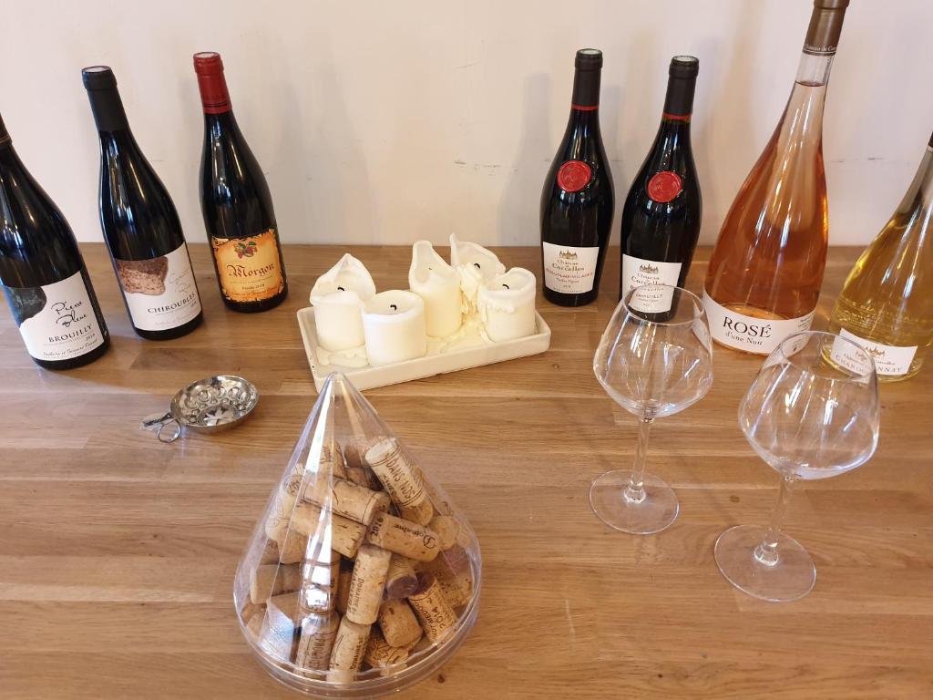 Nápoje v ubytování Le Relais Des Dix Crus - Logis Hôtel B&B