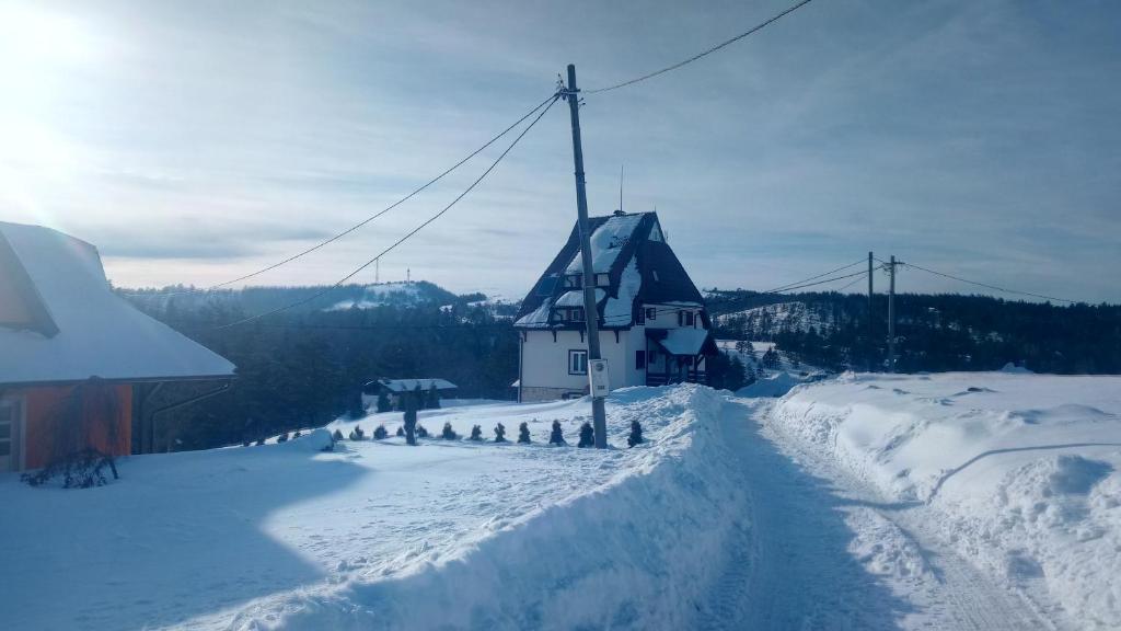 Φωτογραφία από το άλμπουμ του Apartments Marija σε Divčibare