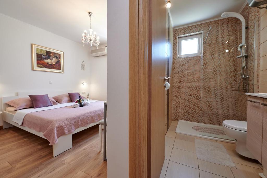 Koupelna v ubytování Rooms Antonio