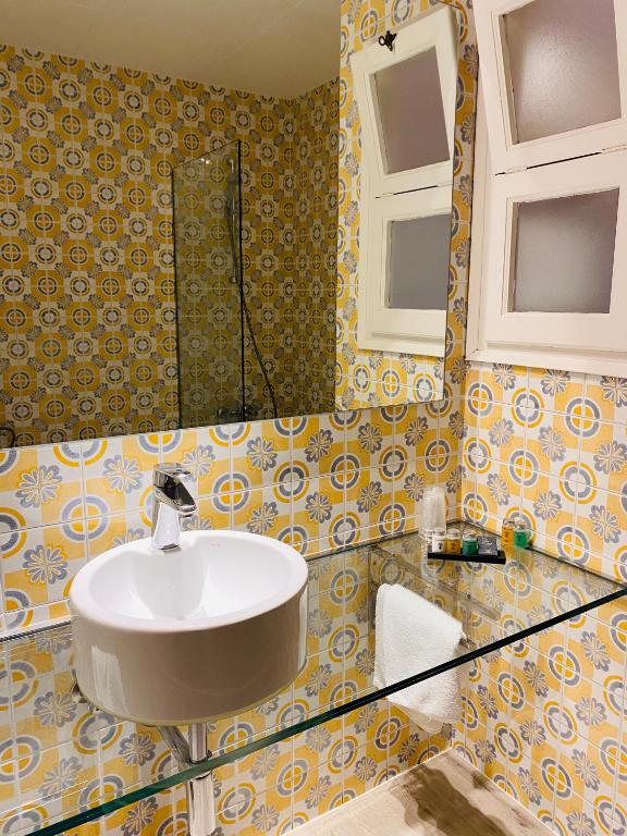 Hotel Carbonell, Llança – Updated 2022 Prices
