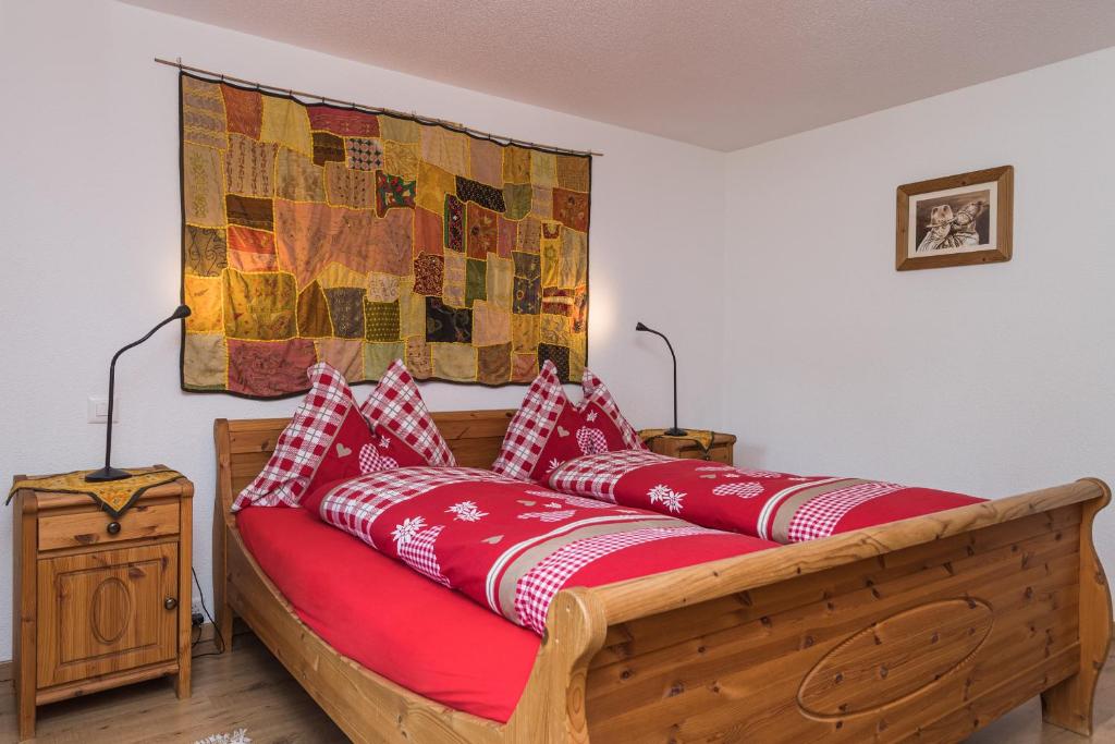 Llit o llits en una habitació de BaseCamp Apartments