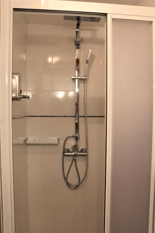 LA JARBELLE - Gîte et Spa - Chambre Quadruple Avec Vue Sur Montagne