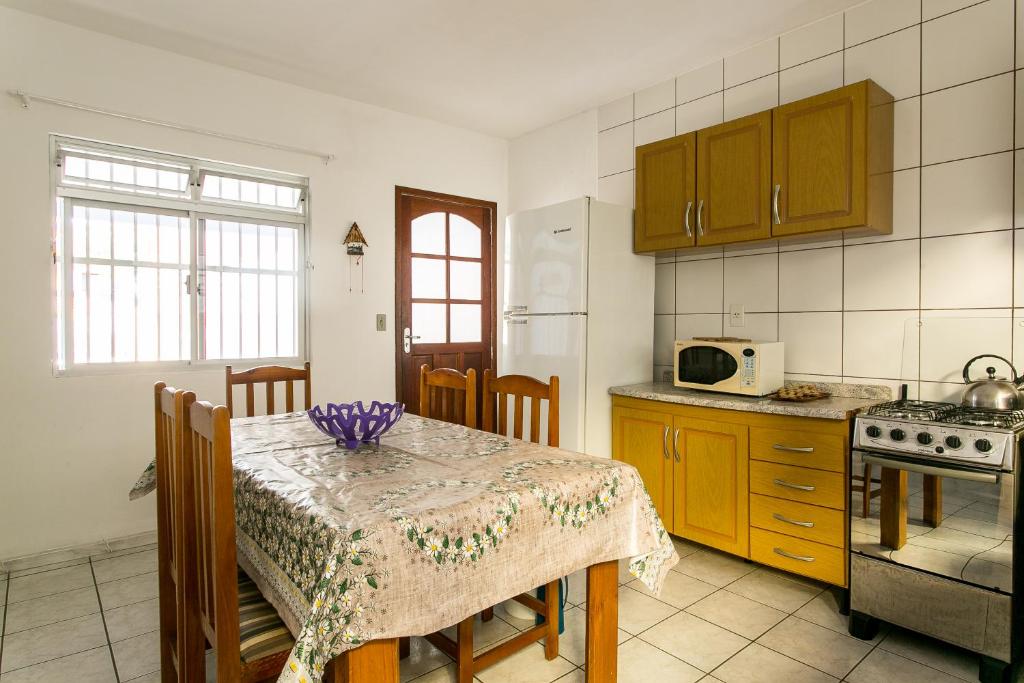  Casa a 250m da praia 3 dormit 2 banheiros