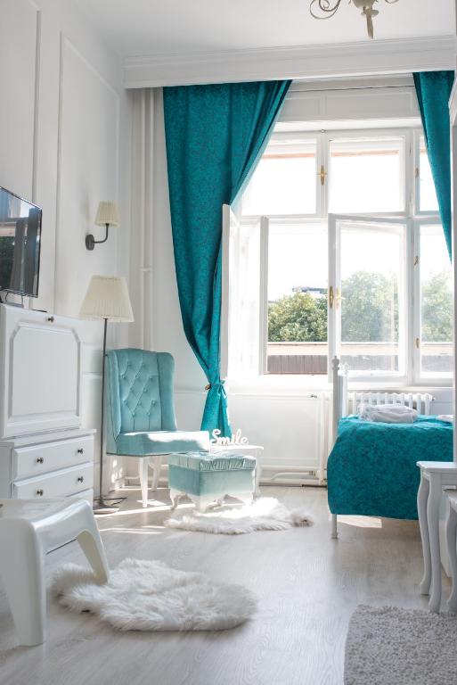 Old Town Square Apartment Novi Sad - Housity