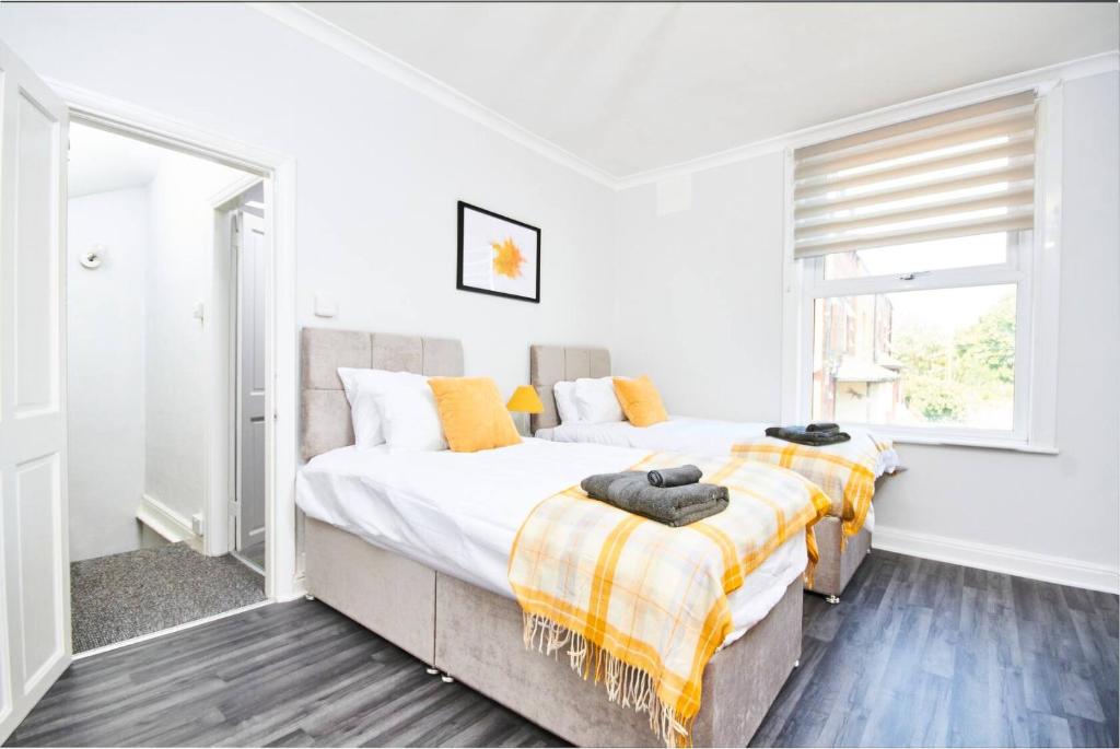 5 minutes from Leeds City Centre - Parking