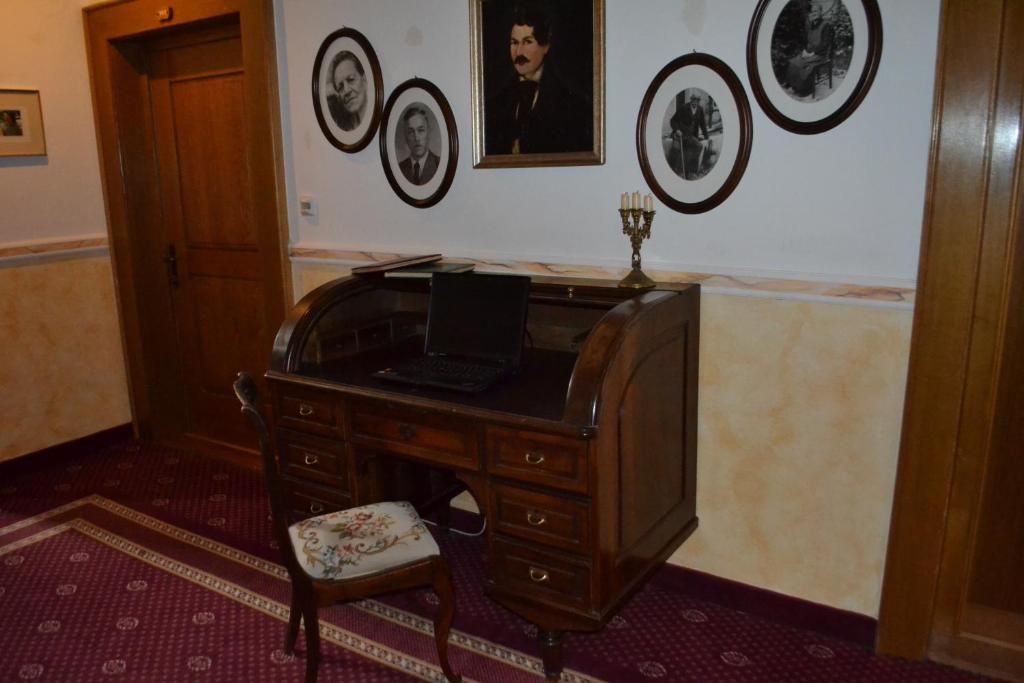 Hotel Schloss Lerchenhof - 4