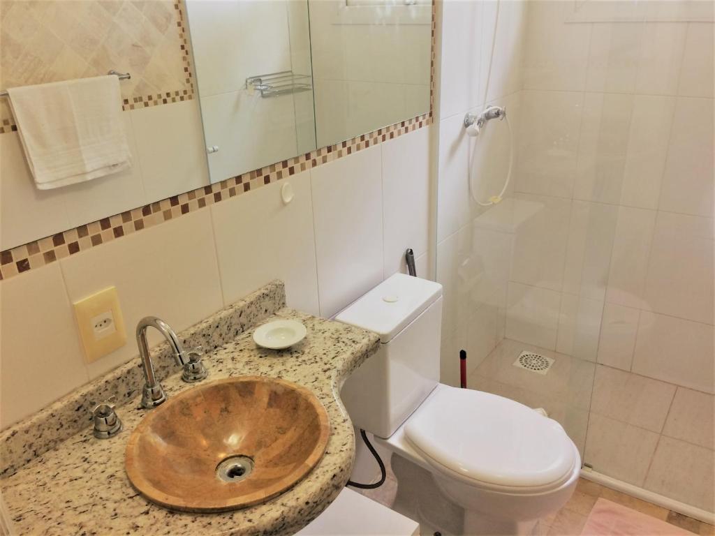  Casa 3 suítes de frente p/ Lagoa da Conceição