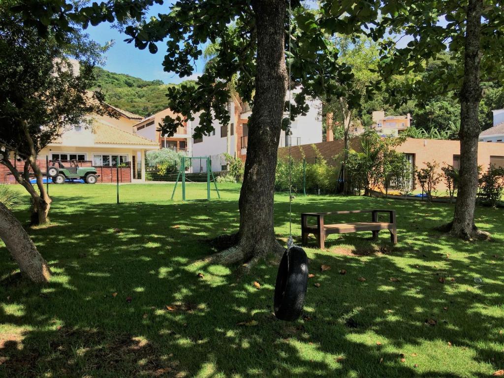  Casa 3 suítes de frente p/ Lagoa da Conceição