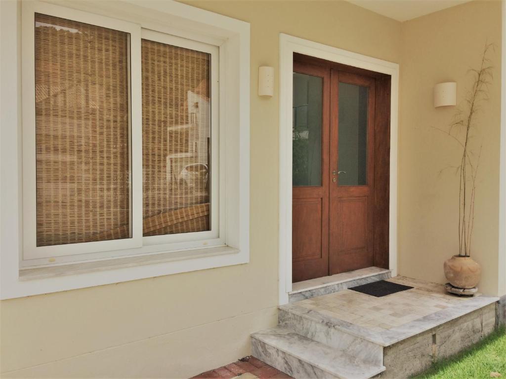  Casa 3 suítes de frente p/ Lagoa da Conceição