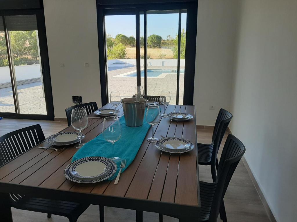 Bazén v ubytovaní LUXURY VILLA DOÑA BELLA alebo v jeho blízkosti