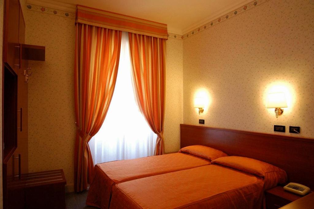 Hotel Dina - Resim 15