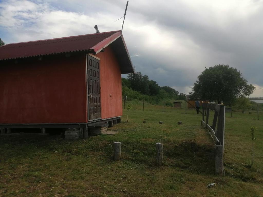Cabana de agrement si zona de campare cu cortul - Lac Murani (Pischia)