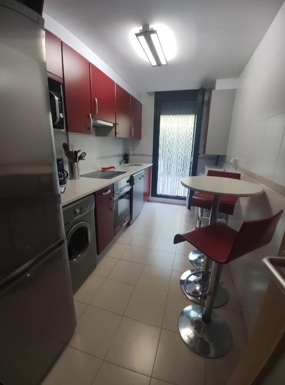 A kitchen or kitchenette at Apartamento Vive Jaca