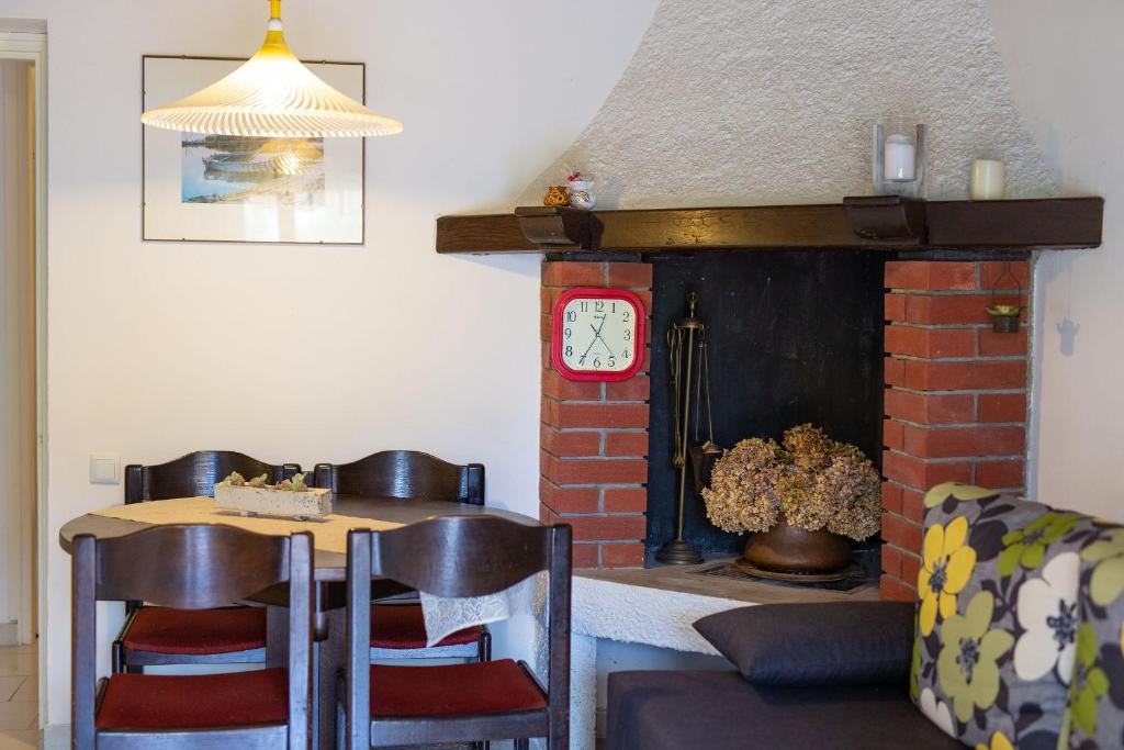 Posedenie v ubytovaní Apartments Dubravka