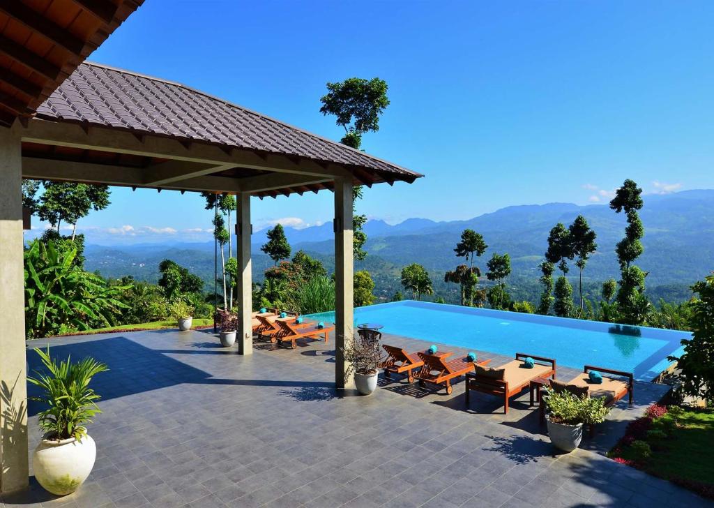 Bazén v ubytování Aarunya Nature Resort - Kandy nebo v jeho okolí