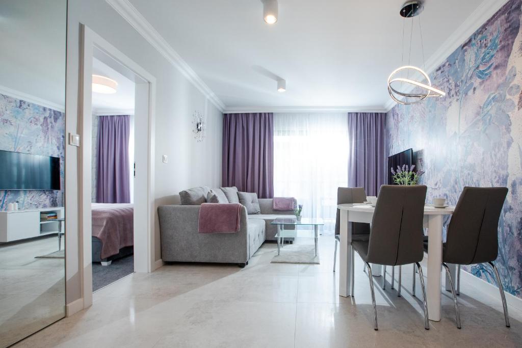 Zdjęcie z galerii obiektu Apartament LAWENDOWY Gardenia Dziwnów z widokiem na morze EPapartamenty w Dziwnowie