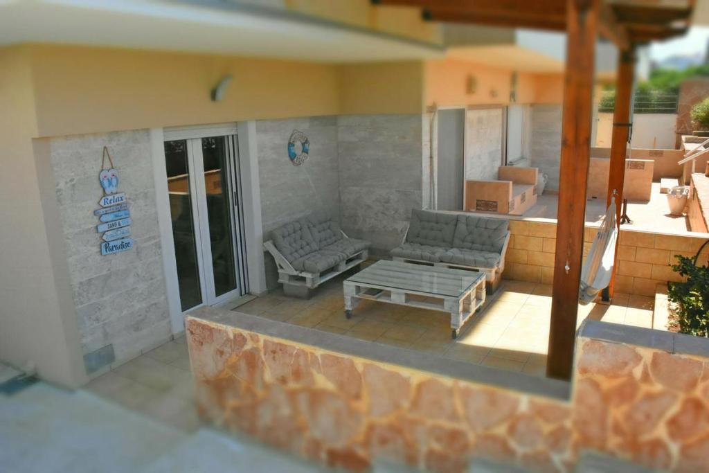 A balcony or terrace at Seaside Studio Meltemi