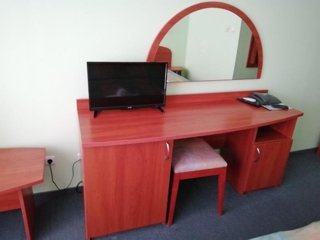 TV a/nebo společenská místnost v ubytování Hotel Sunset Beach