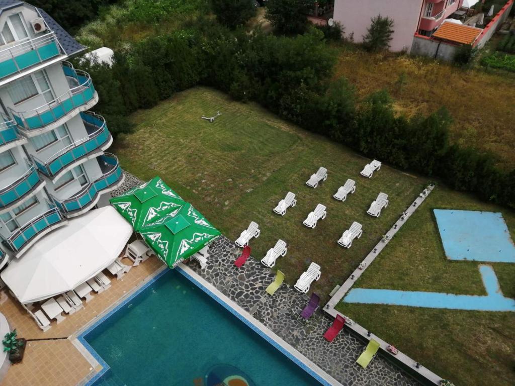 Bazén v ubytování Hotel Sunset Beach nebo v jeho okolí