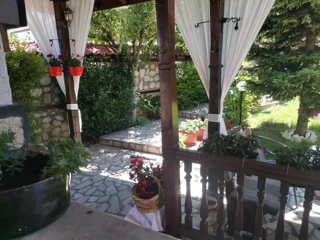 Zahrada ubytování Boutique Guest House IKONOMOV